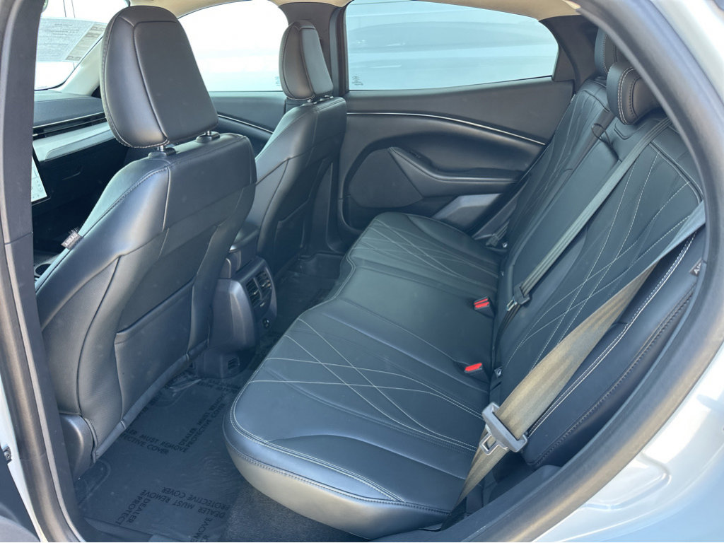 Vehicle image 13 of 43