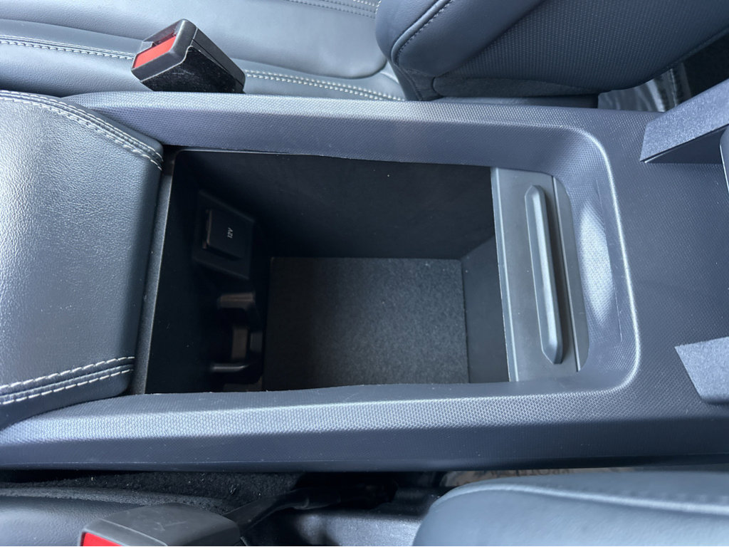Vehicle image 29 of 43