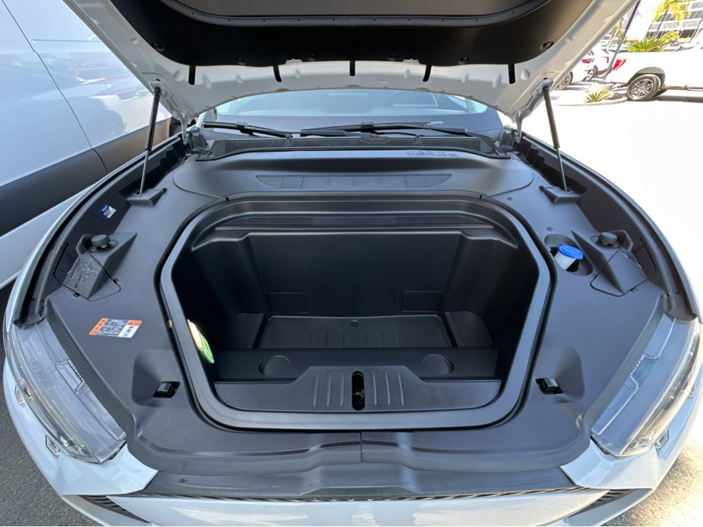 Vehicle image 40 of 43