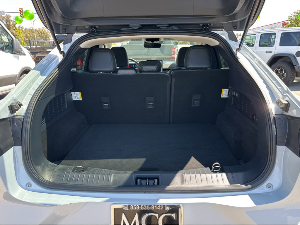 Vehicle image 35 of 43