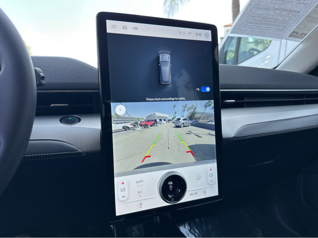 Vehicle image 9 of 43
