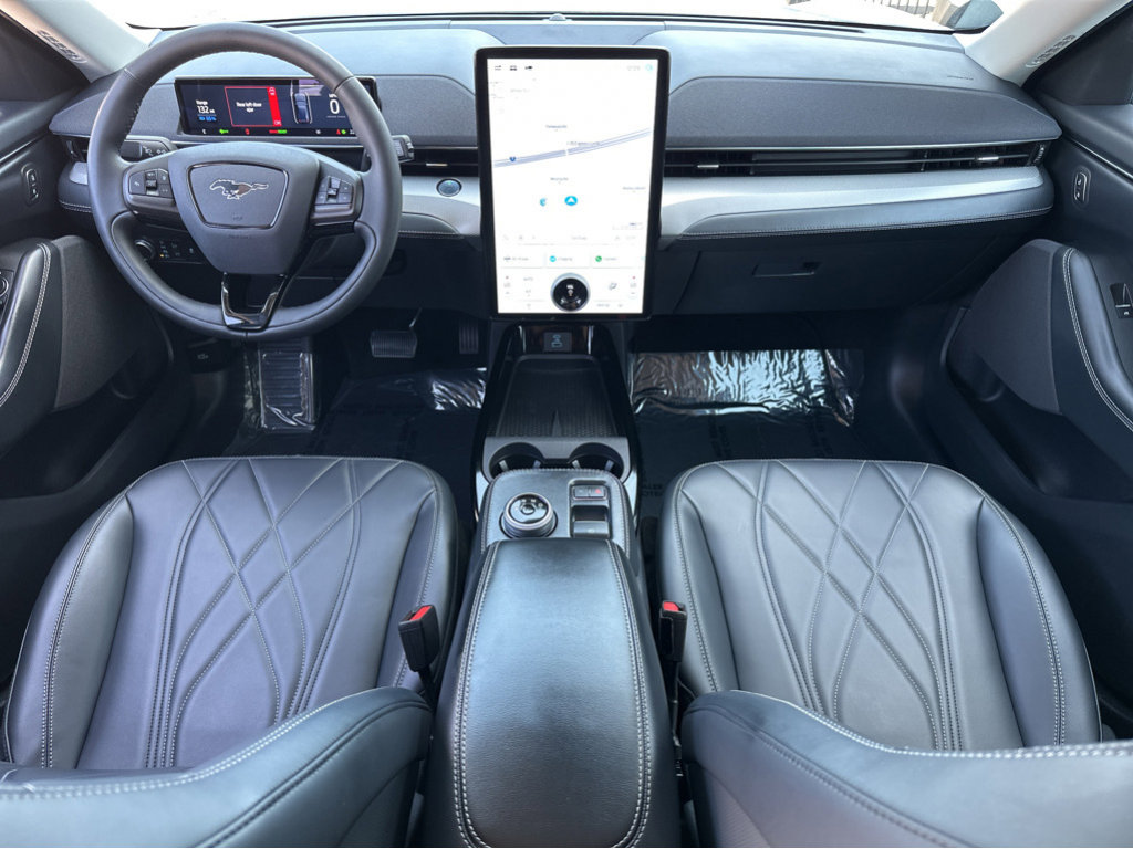 Vehicle image 7 of 43