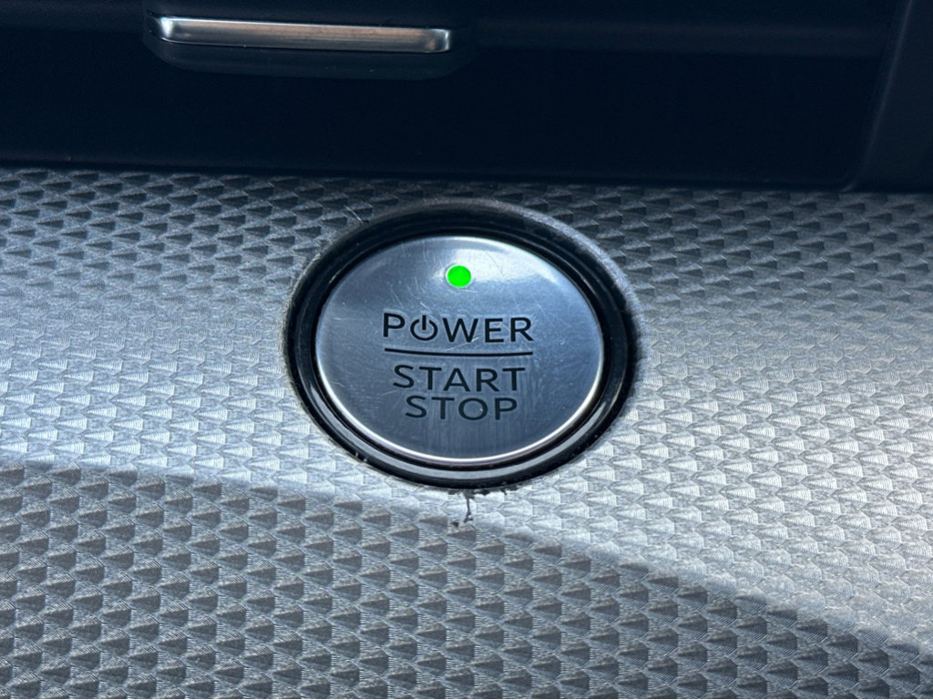 Vehicle image 24 of 43