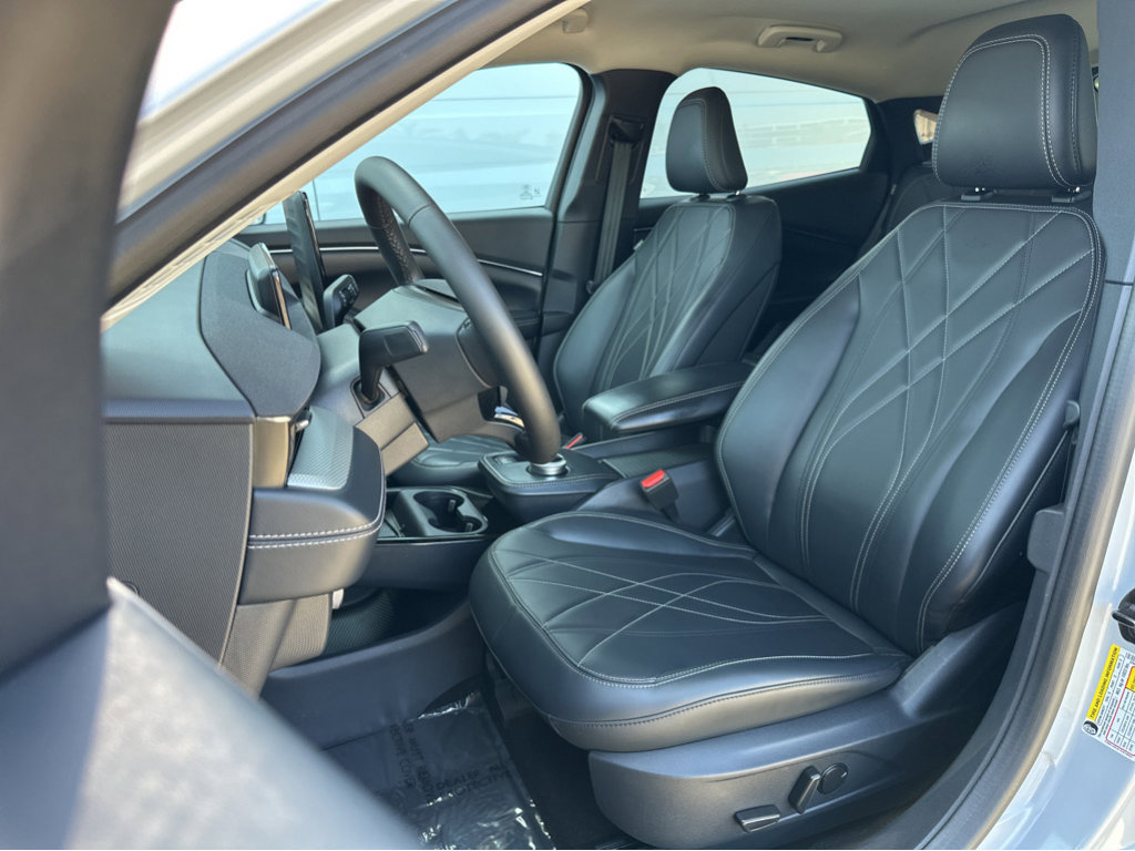 Vehicle image 11 of 43