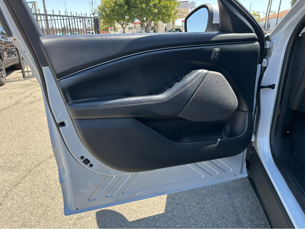 Vehicle image 15 of 43