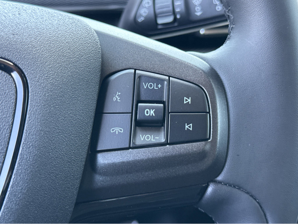 Vehicle image 23 of 43