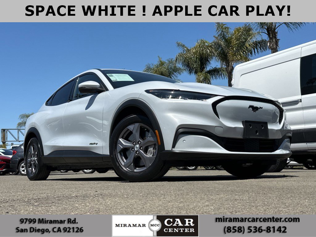 Vehicle image 2 of 43