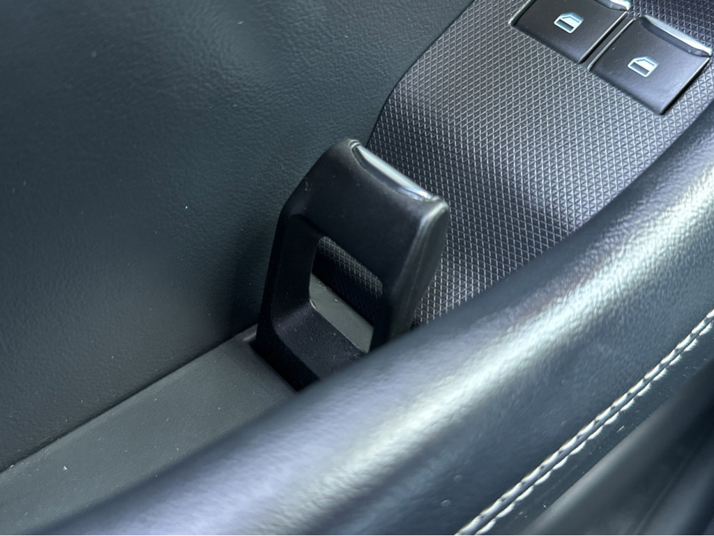 Vehicle image 32 of 43