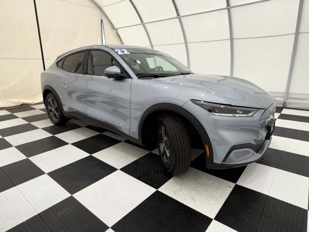 Vehicle image 3 of 32