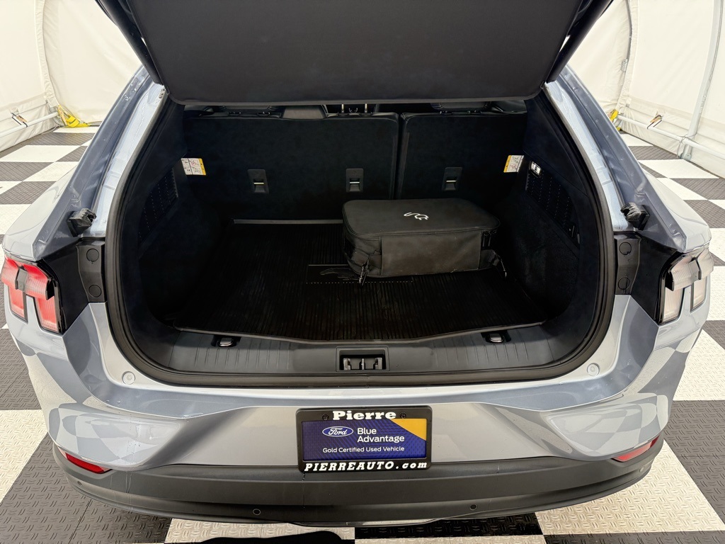 Vehicle image 7 of 32