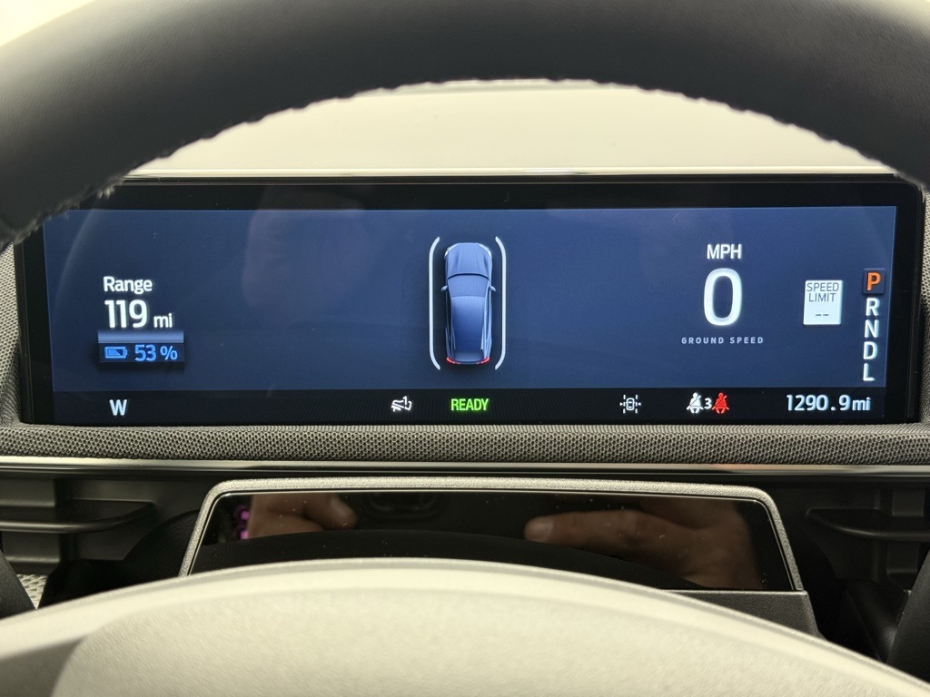 Vehicle image 24 of 32