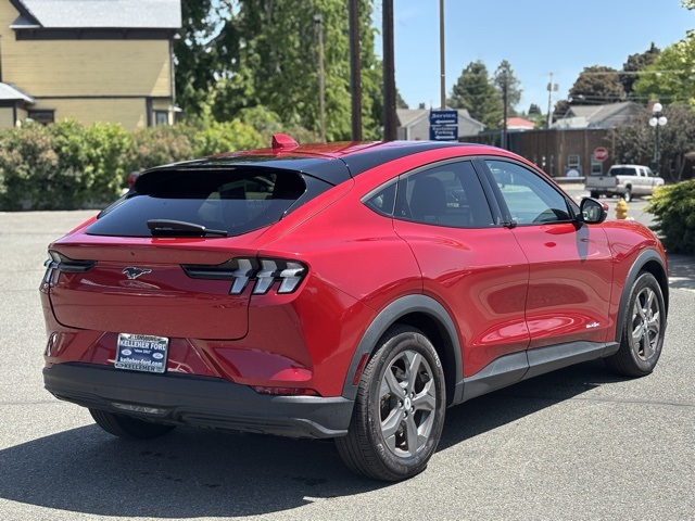 Vehicle image 4 of 26