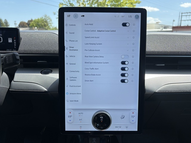Vehicle image 22 of 26