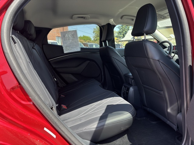 Vehicle image 13 of 26