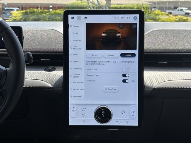 Vehicle image 21 of 26