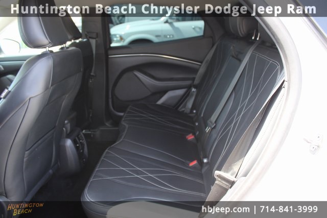 Vehicle image 39 of 41