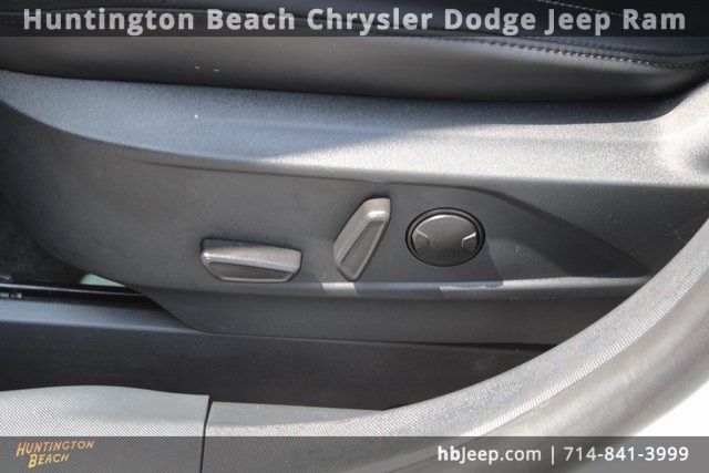 Vehicle image 37 of 41