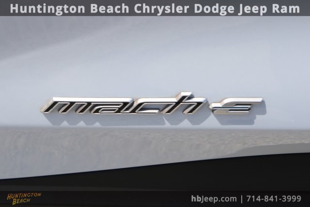 Vehicle image 10 of 41