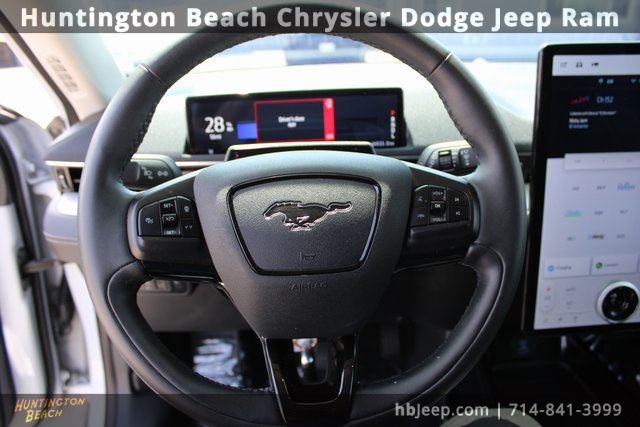Vehicle image 18 of 41