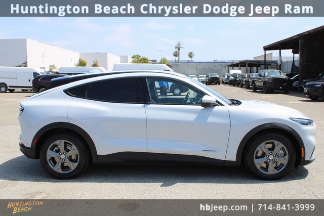 Vehicle image 4 of 41