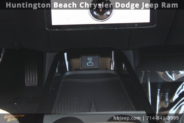 Vehicle image 16 of 41