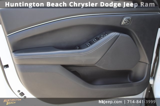 Vehicle image 12 of 41