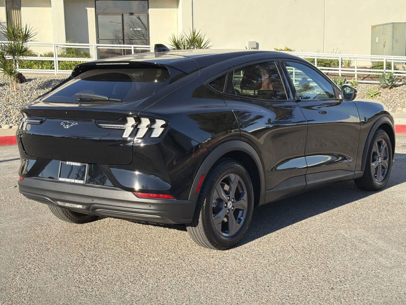 2022 Ford Mustang Mach-E Select Image 5 of 35