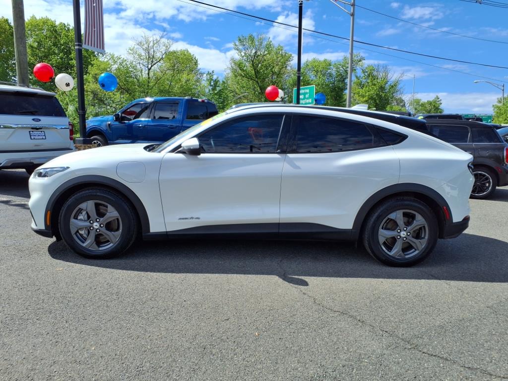 Vehicle image 8 of 28