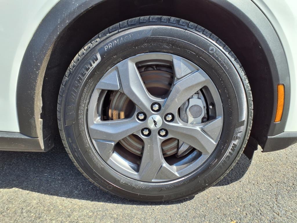 Vehicle image 25 of 28