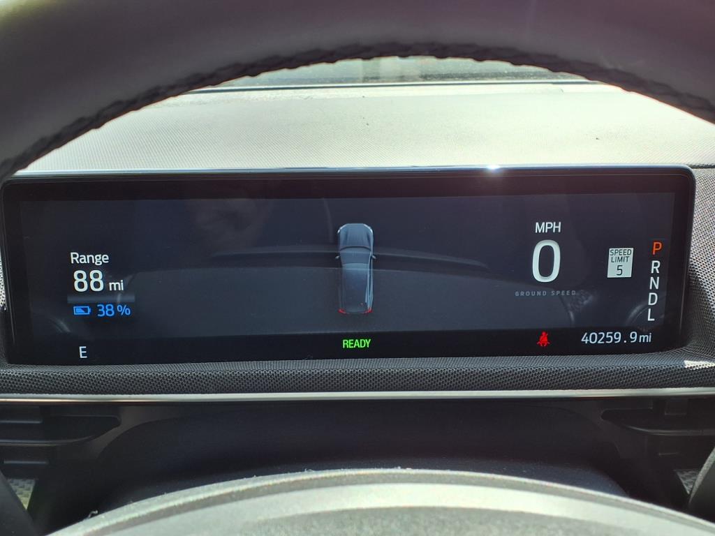 Vehicle image 12 of 28