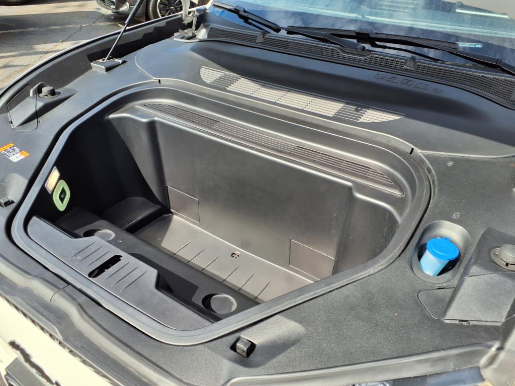 Vehicle image 27 of 28