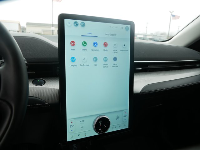 Vehicle image 15 of 17