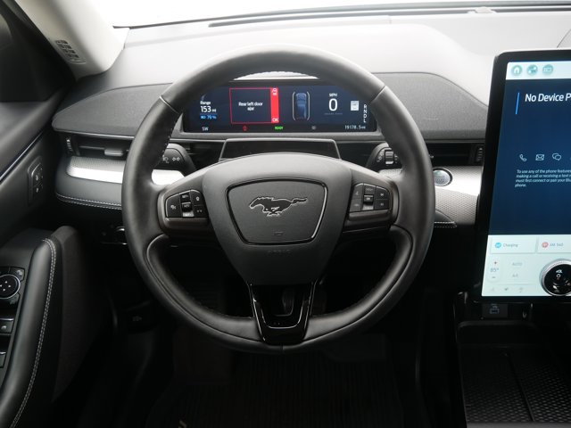 Vehicle image 11 of 17