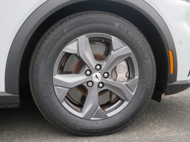 Vehicle image 7 of 17