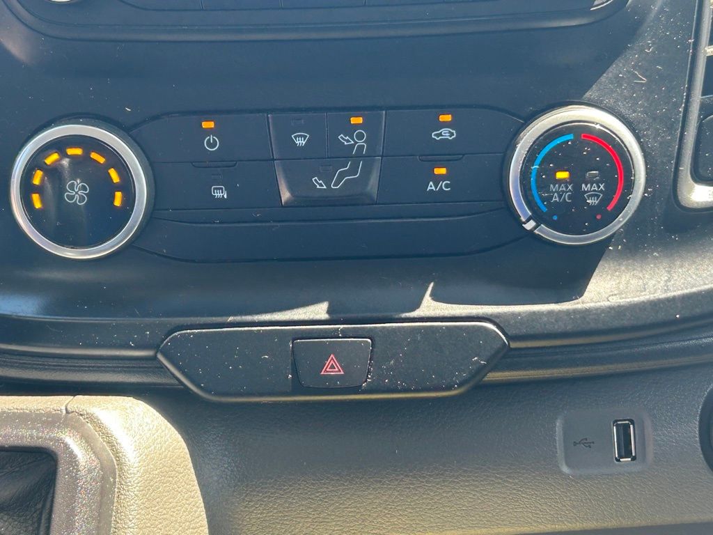 Vehicle image 22 of 28