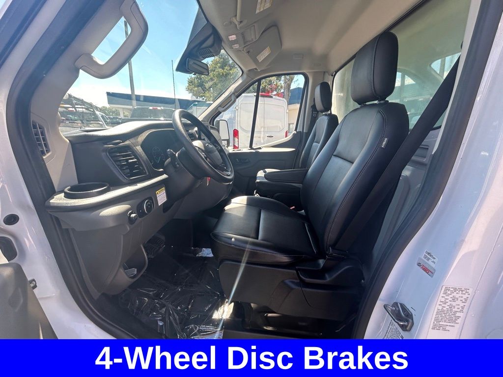Vehicle image 9 of 28
