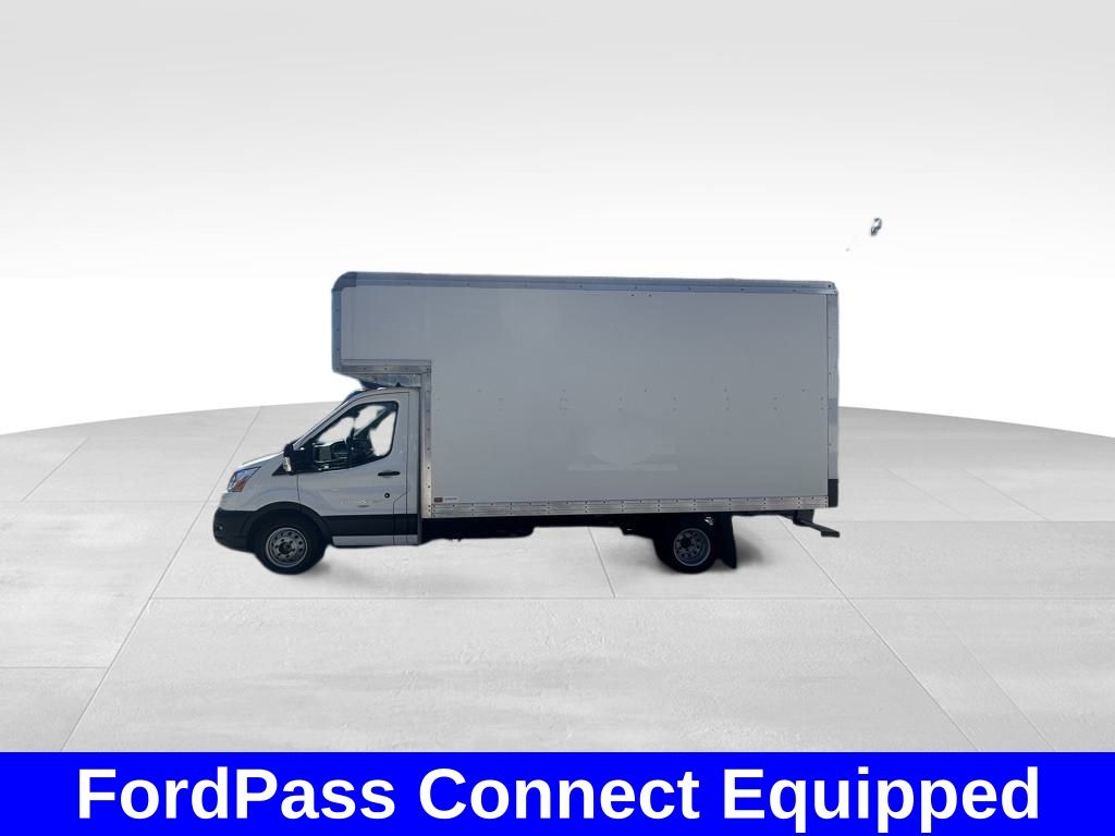 Vehicle image 8 of 28