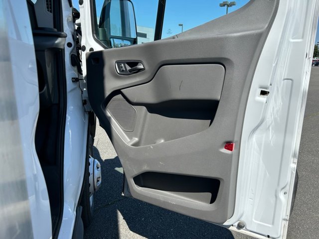 Vehicle image 24 of 36