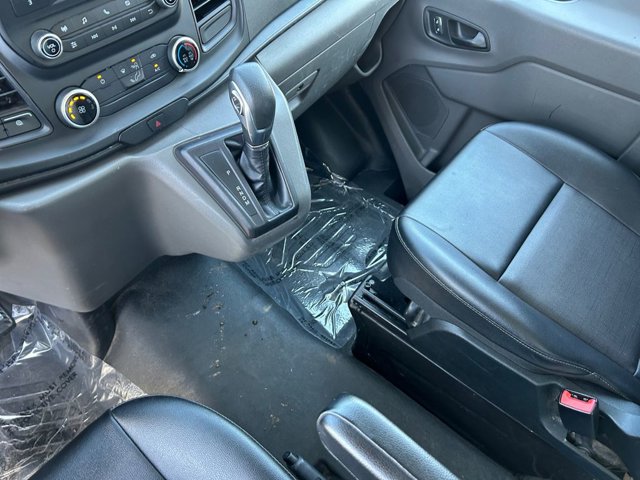Vehicle image 19 of 36