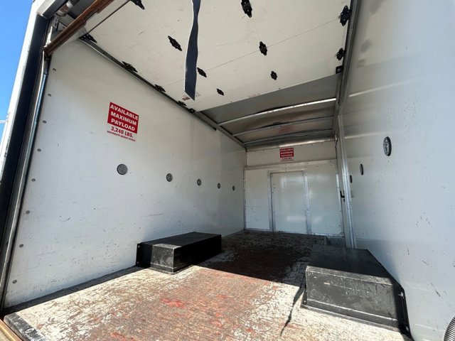 Vehicle image 34 of 36