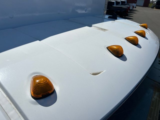 Vehicle image 27 of 36