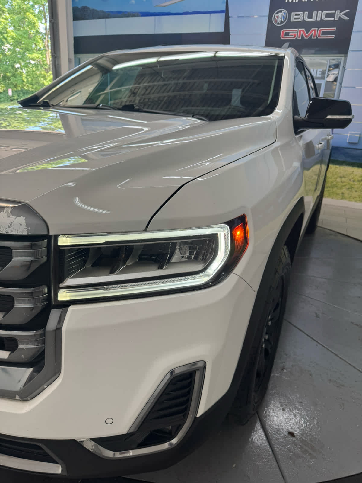 Vehicle image 42 of 44