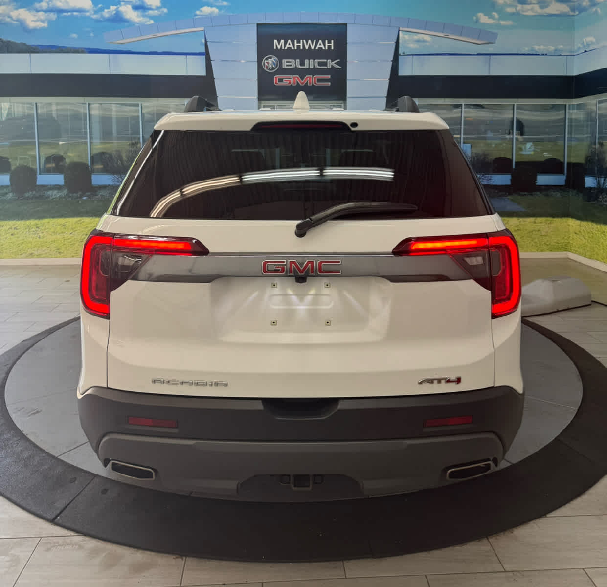 Vehicle image 8 of 44