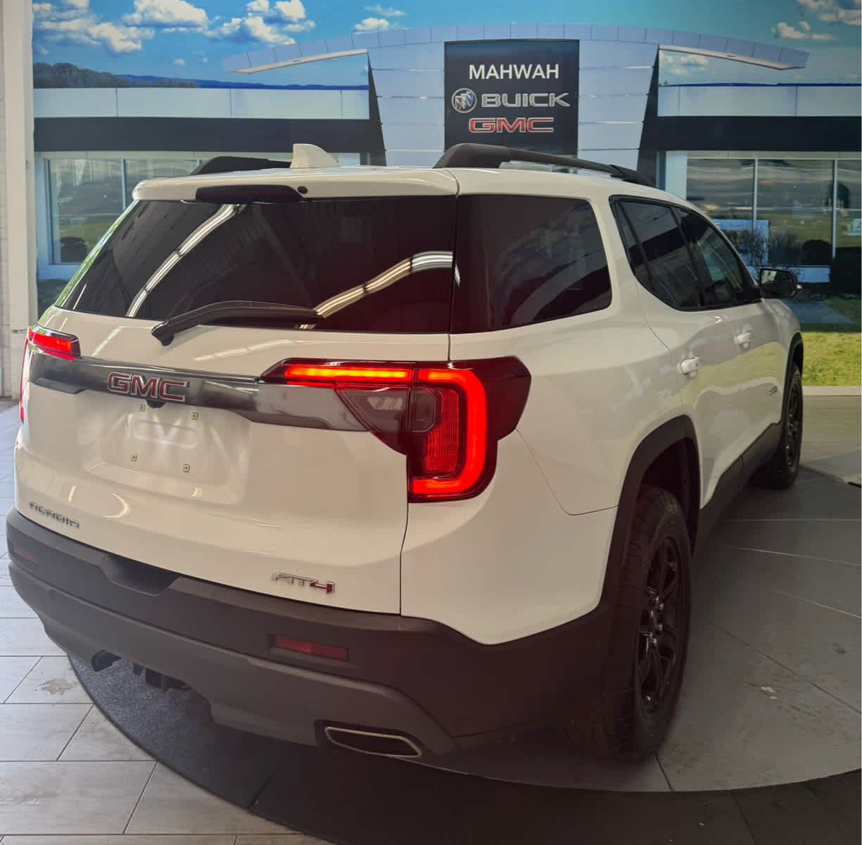 Vehicle image 7 of 44