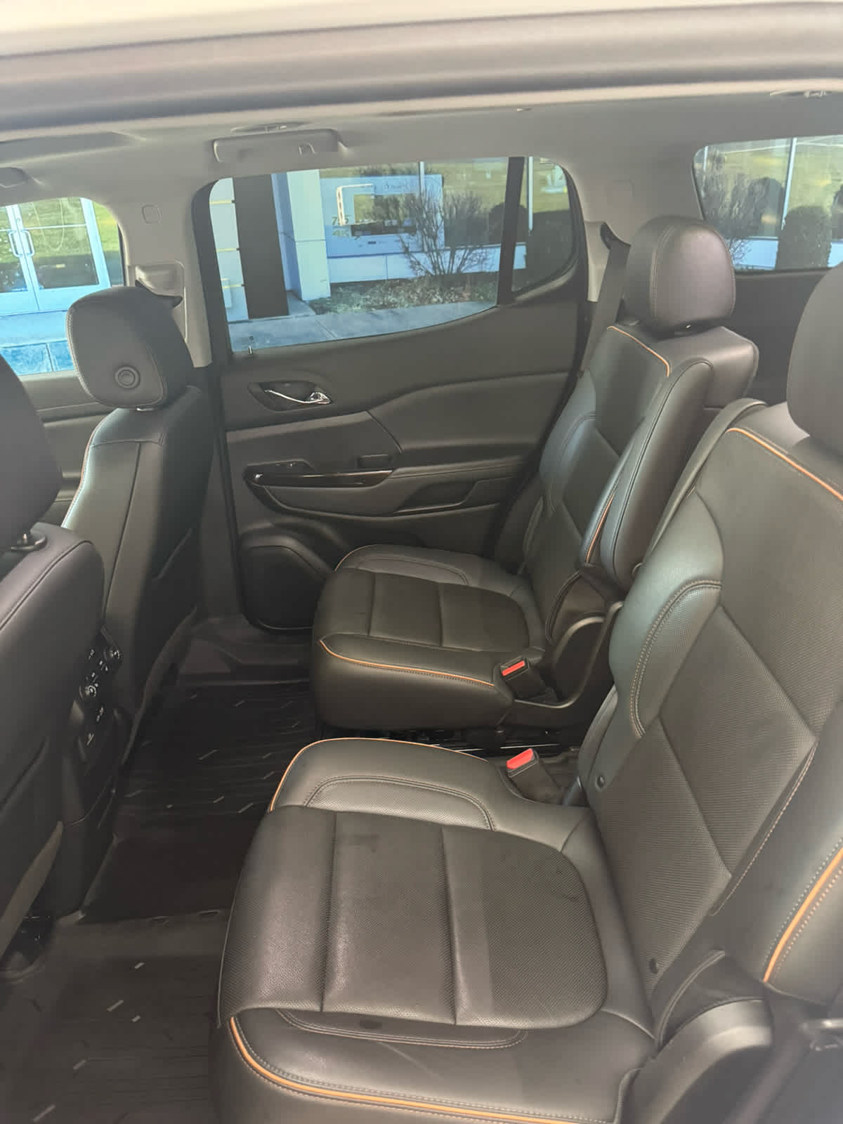 Vehicle image 18 of 44