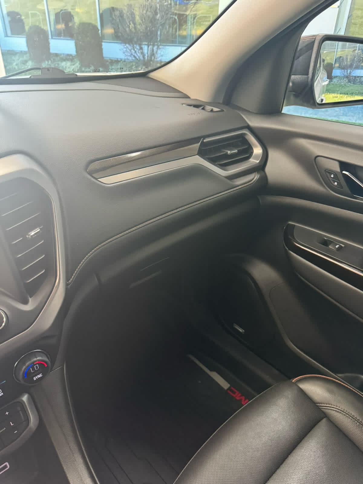 Vehicle image 22 of 44