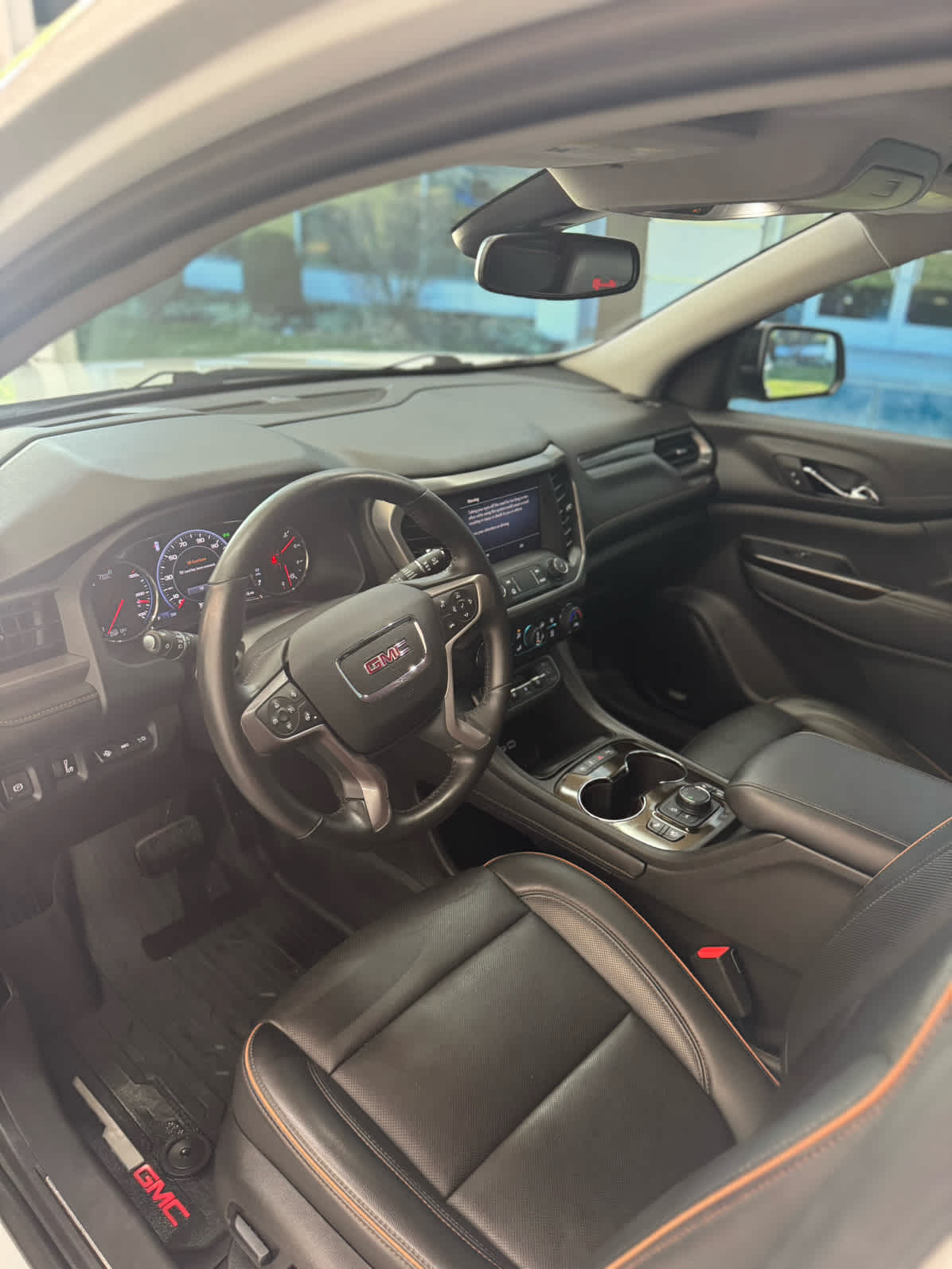 Vehicle image 21 of 44