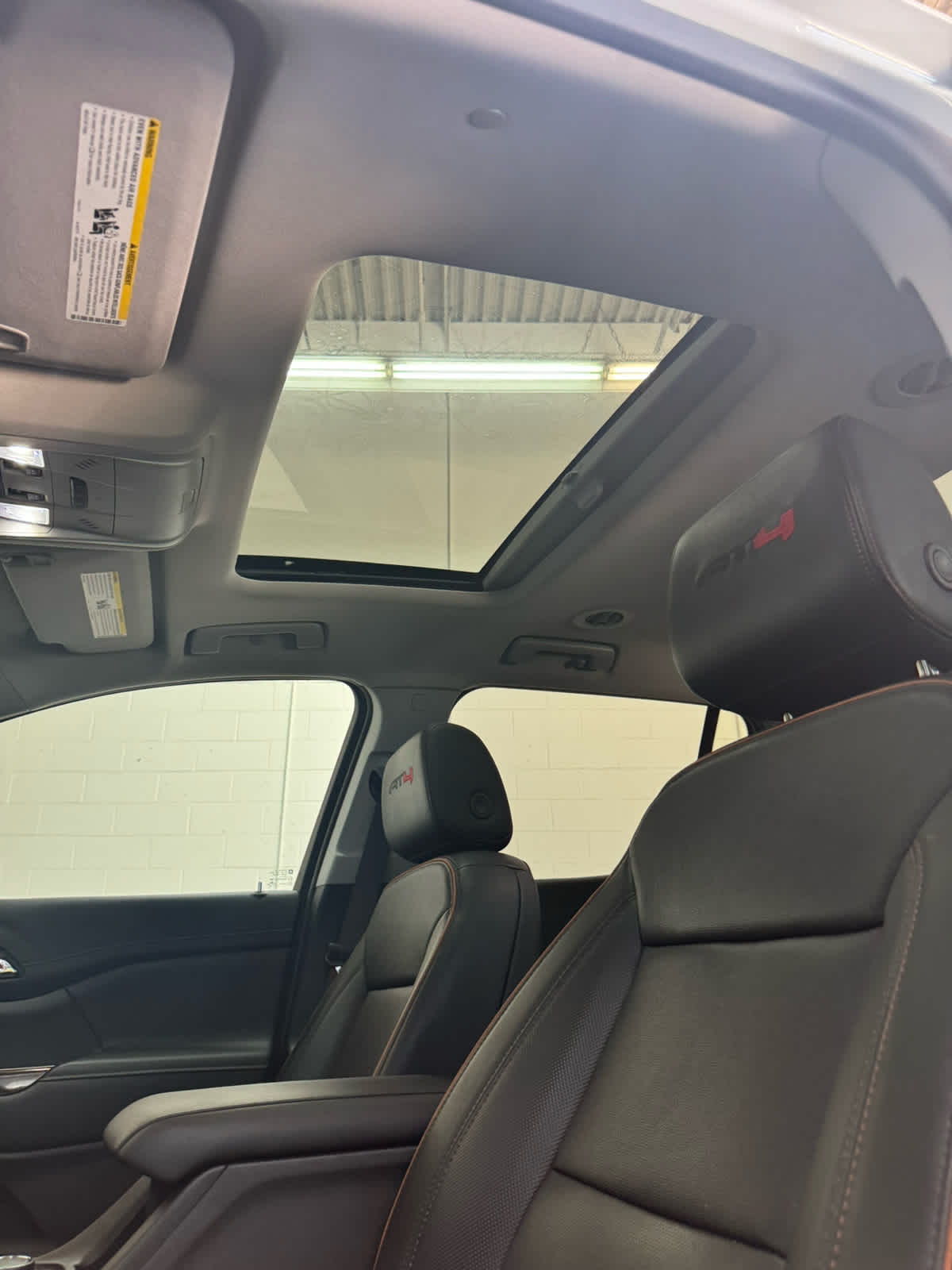 Vehicle image 20 of 44