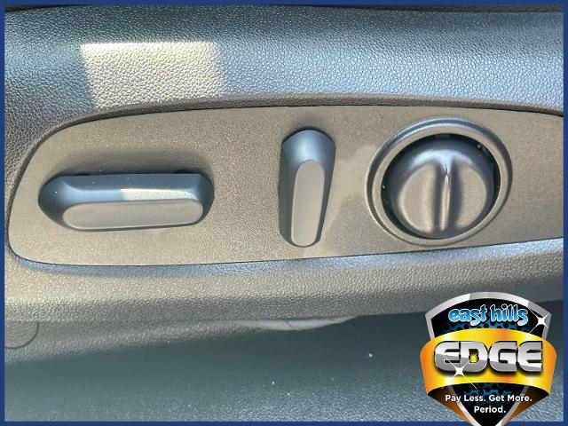 Vehicle image 30 of 34