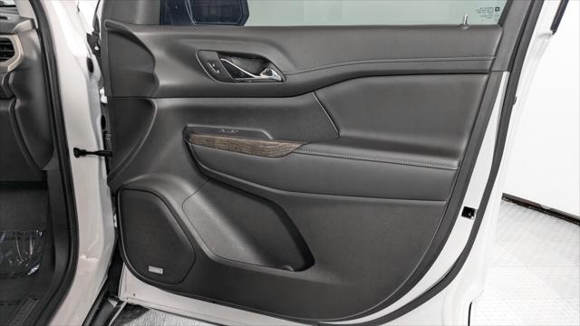 2022 GMC Acadia Denali Image 27 of 35